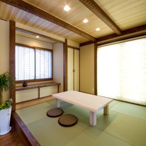 LDKと繋がっている小上りの和室。家族の温もりを感じながら、お昼寝の場としても使用できます。